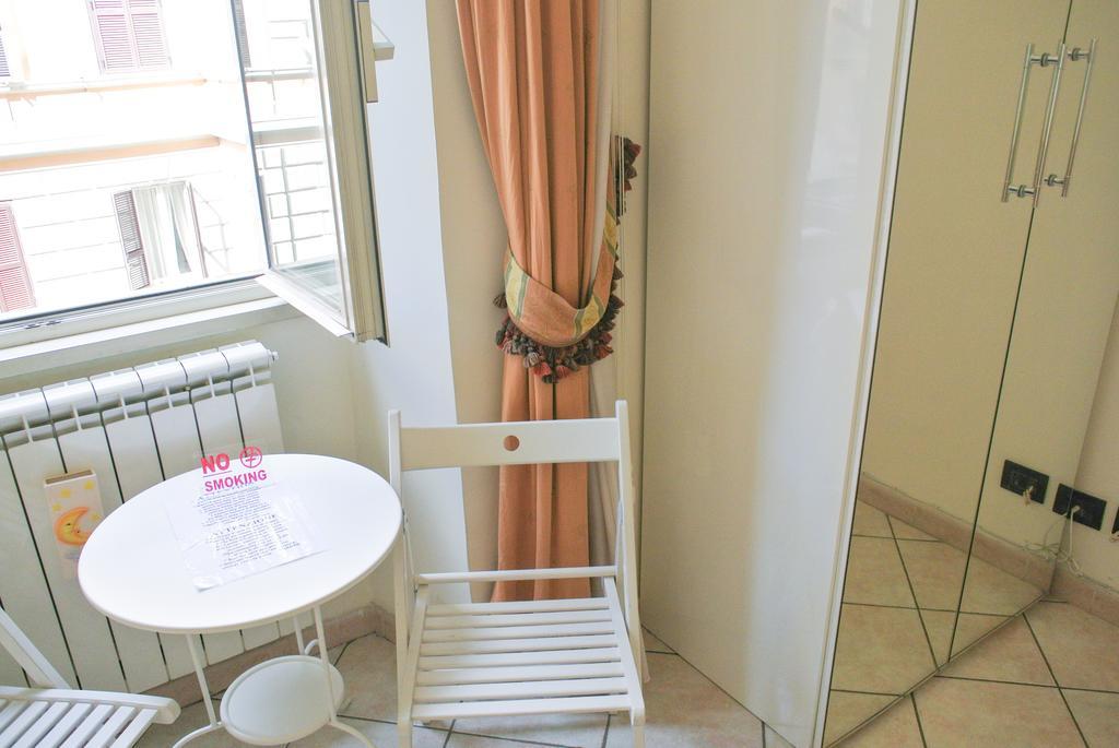 Appartamento Larisarooms روما الغرفة الصورة